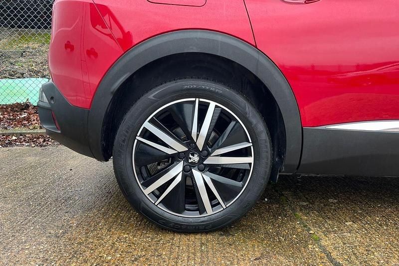 Used Peugeot 3008 Premium 131 HP (96 kW) 2022 Red SUV