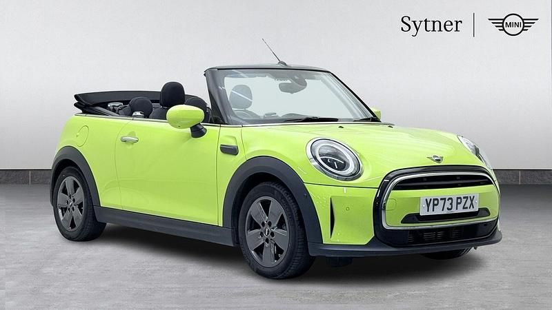 Used Mini Cooper Classic 134 HP (98 kW) 2023 Yellow Hatchback