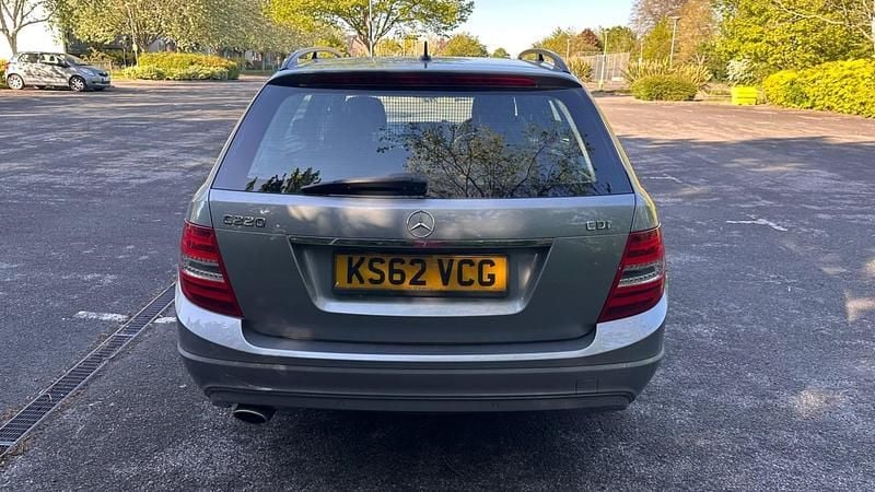 Begagnad Mercedes C220 Executive 2013 Silver Kombi