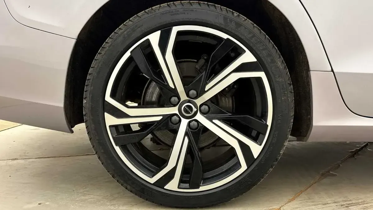 Used Volvo V60 Plus 194 HP (142 kW) 2026 Estate