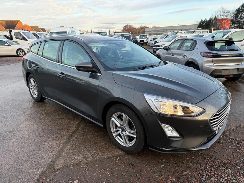 Used Ford Focus Zetec 120 HP (88 kW) 2019 Grey Estate
