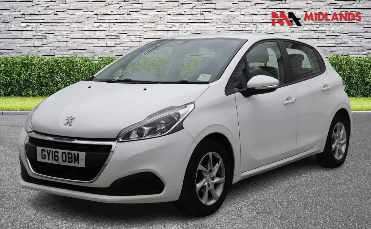 Used Peugeot 208 Active 2016 White Hatchback