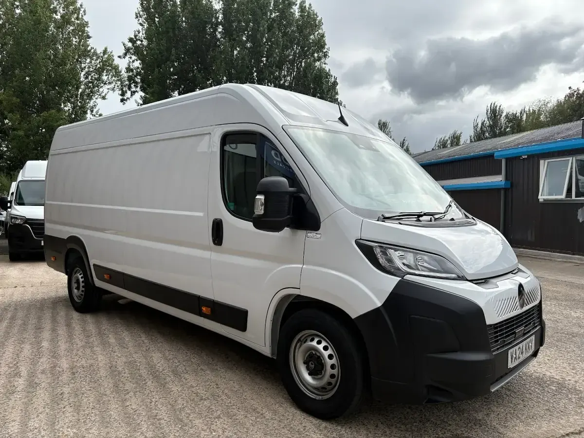 Used Citroën Relay 140 HP (102 kW) 2024 White Van