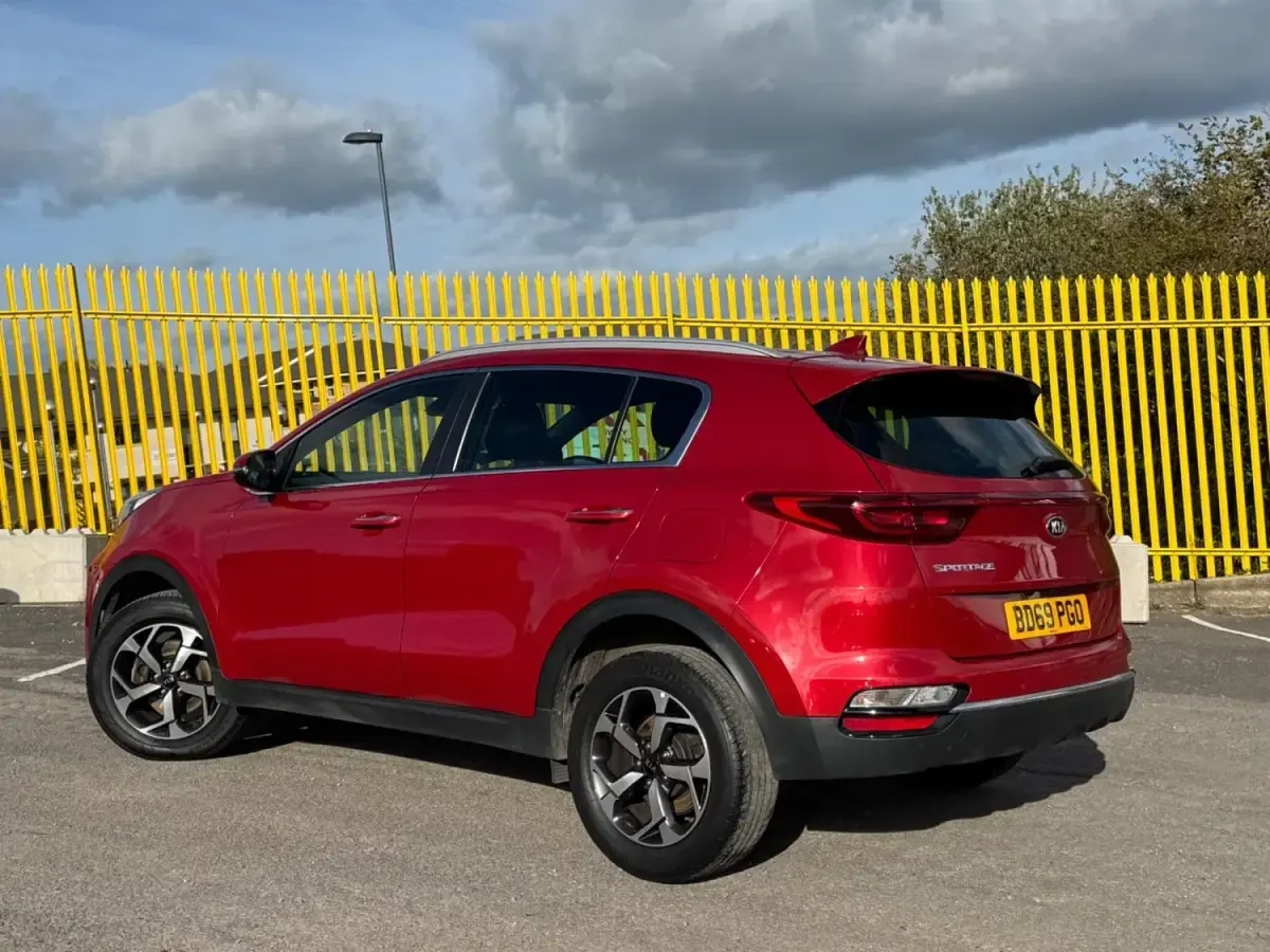 Usado Kia Sportage 130 HP (95 kW) 2020 Vermelho SUV