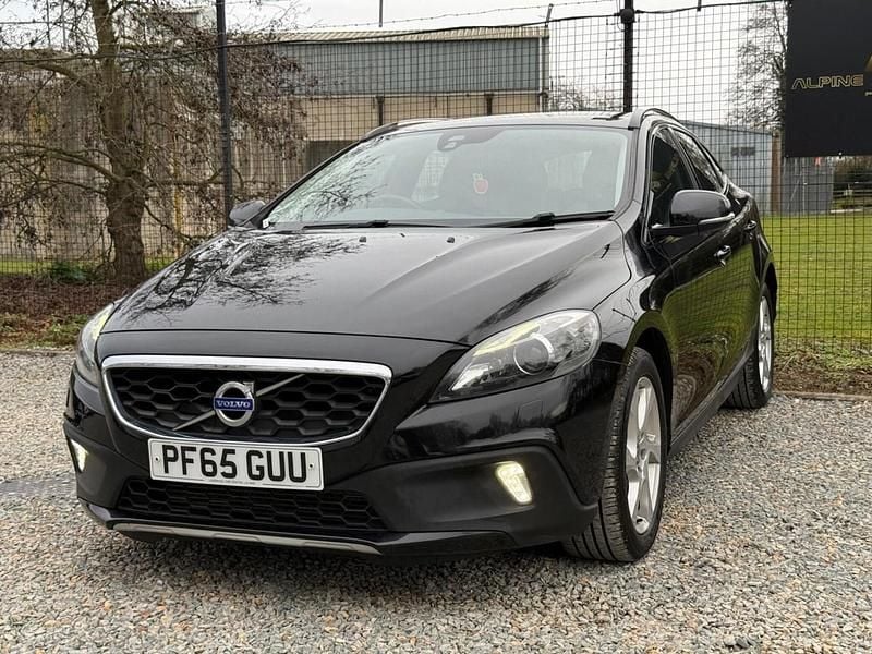 Used Volvo V40 2016 Black Hatchback