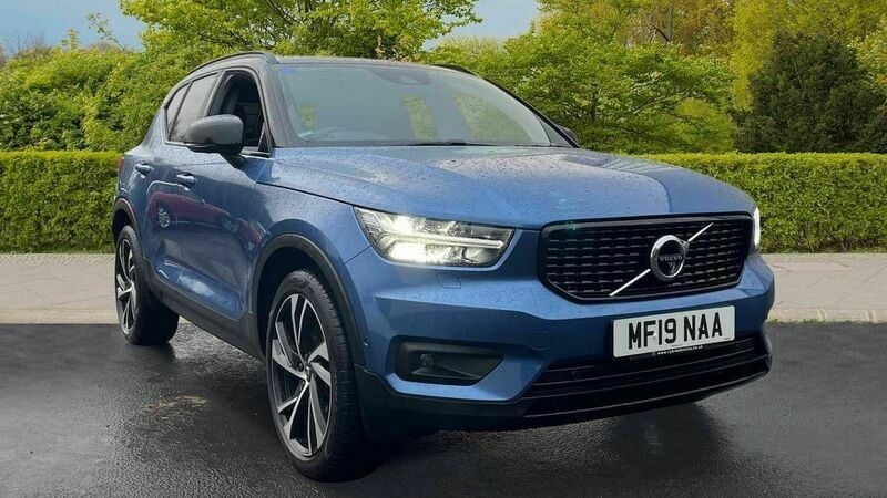 720 bursting blue Used 2019 Volvo XC40 R-Design Pro SUV | £22,250 (Fair price) - Image 1/4