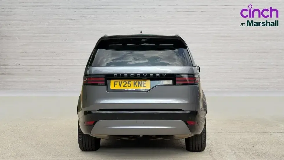 Used Land Rover Discovery SE Dynamic 350 HP (257 kW) 2025 Eiger grey SUV