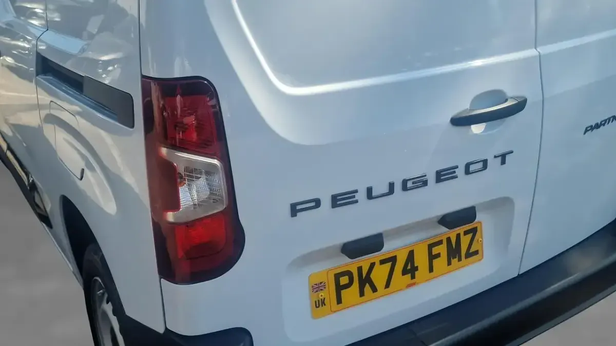 Used Peugeot Partner 129 HP (94 kW) 2024 White MPV