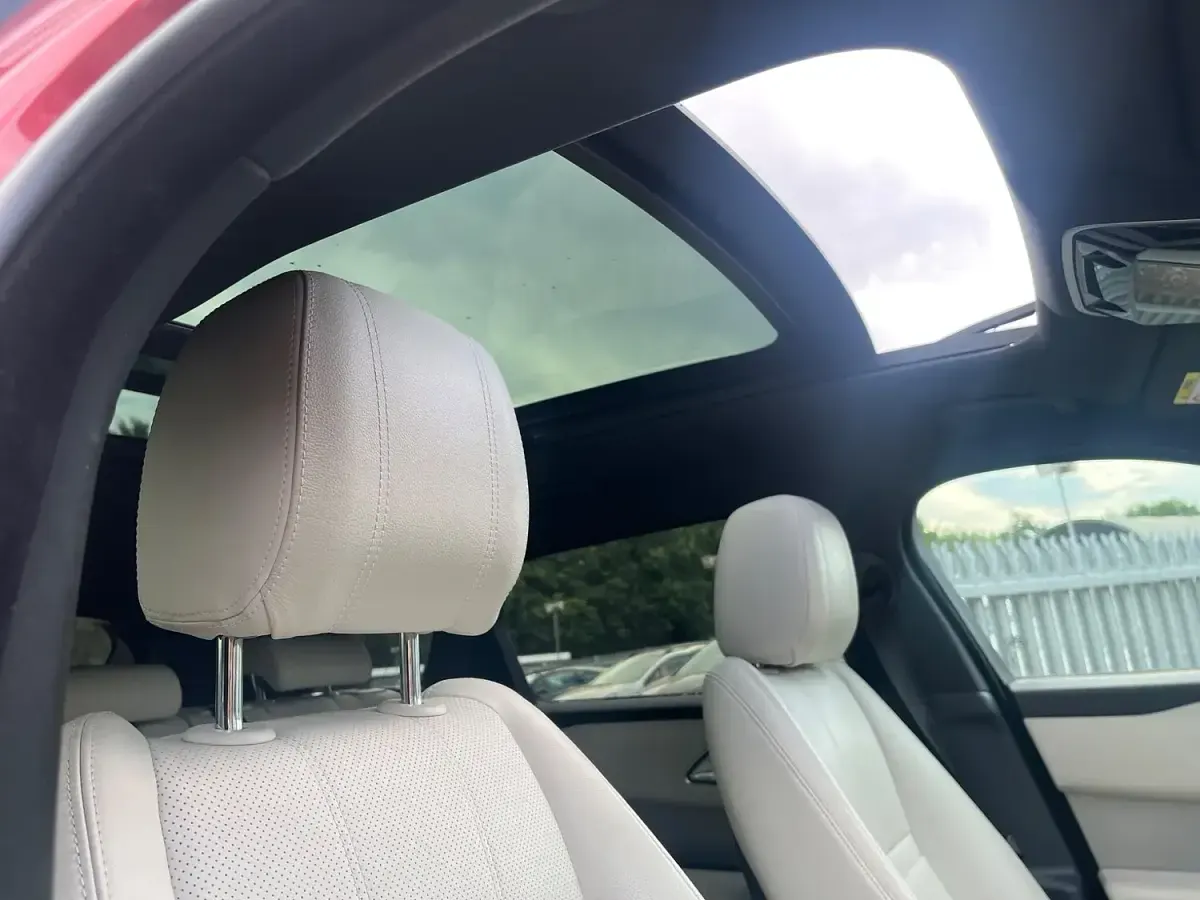 Used Land Rover Range Rover Velar SE Dynamic 2020 Red SUV