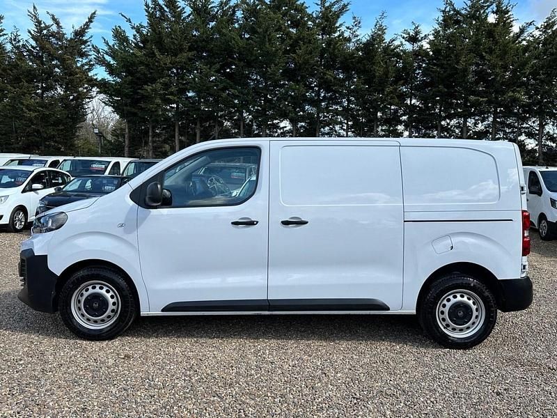 Używany Citroën Dispatch 120 KM (88 kW) 2024 Biały Minivan