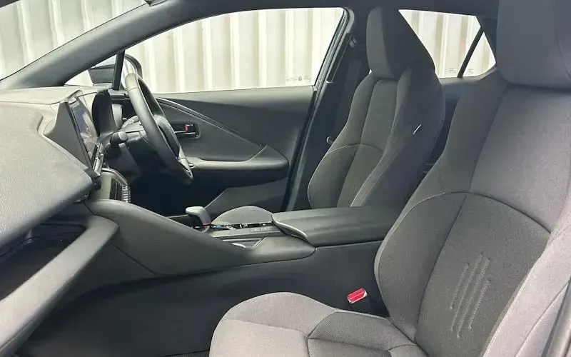 Used Toyota C-HR Design 223 HP (164 kW) 2026 Blue SUV