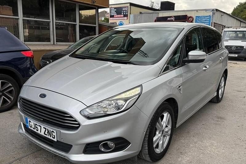 Used Ford C-MAX Titanium 125 HP (91 kW) 2017 MPV