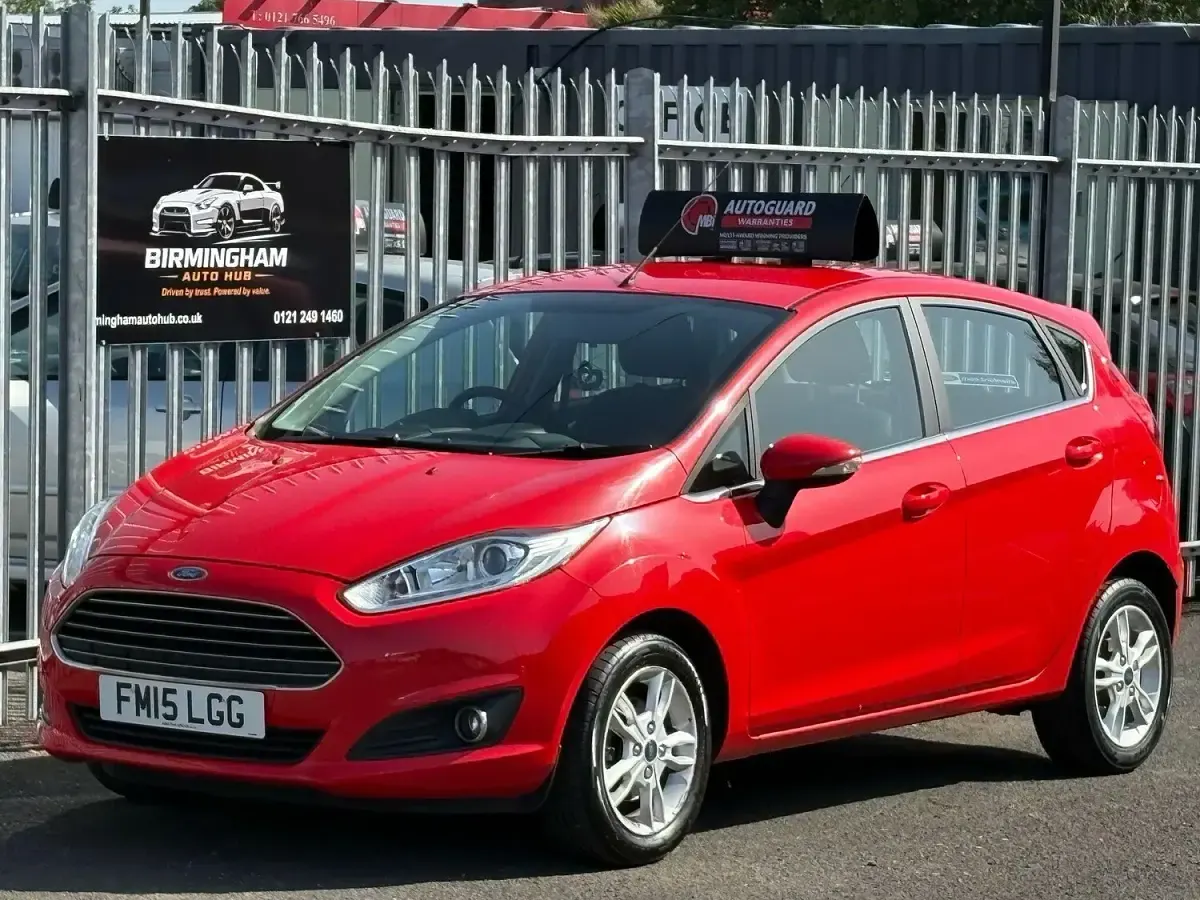 Used Ford Fiesta Zetec 82 HP (60 kW) 2015 Red Hatchback