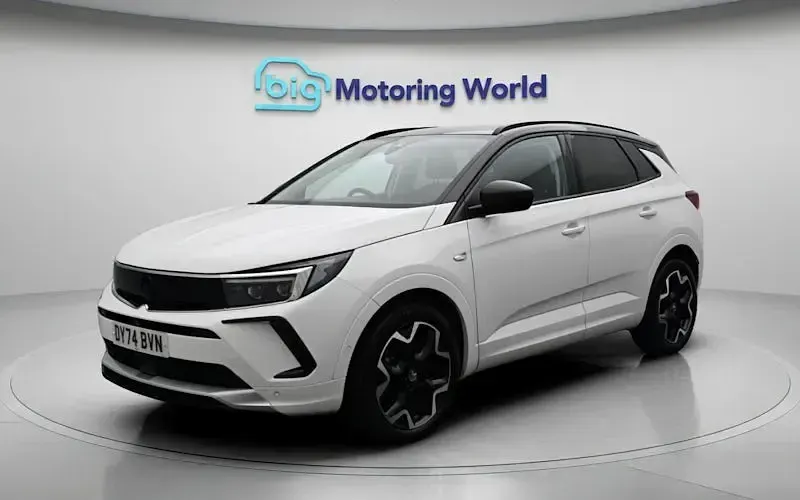 Used Vauxhall Grandland X Ultimate 131 HP (96 kW) 2024 White SUV