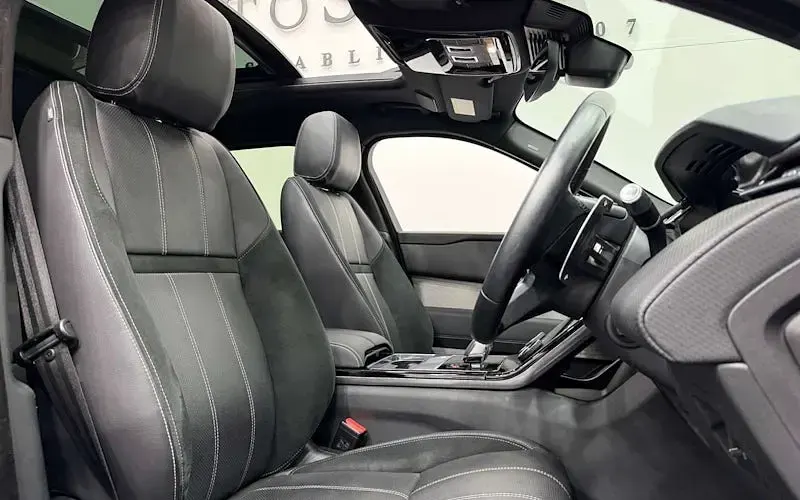 Used Land Rover Range Rover Velar 250 HP (183 kW) 2022 Black SUV