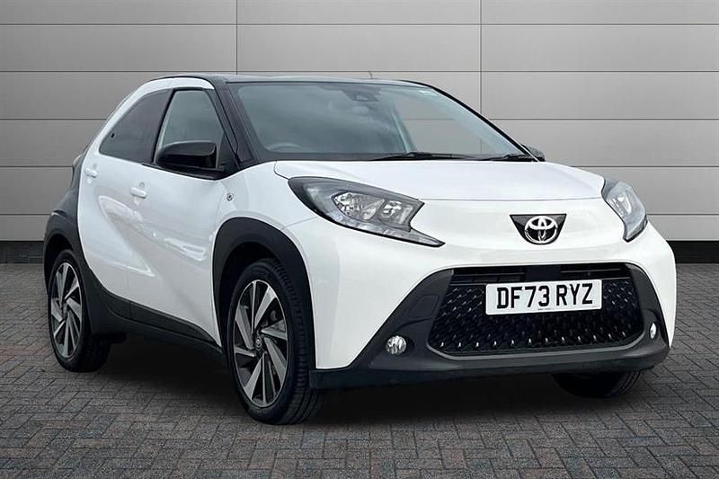 Pure white with black Used 2023 Toyota Aygo X SUV | £13,399 - Image 1/4