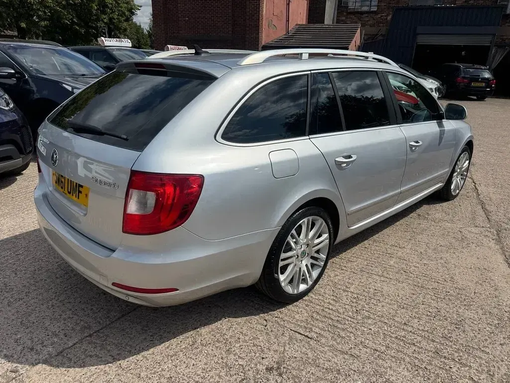 Used Skoda Superb Elegance 170 HP (125 kW) 2012 Silver Estate