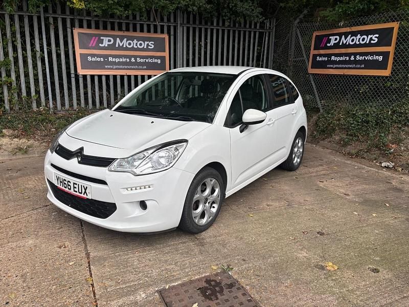 White Used 2016 Citroën C3 PureTech Hatchback | £3,875 (Fair price) - Image 1/4