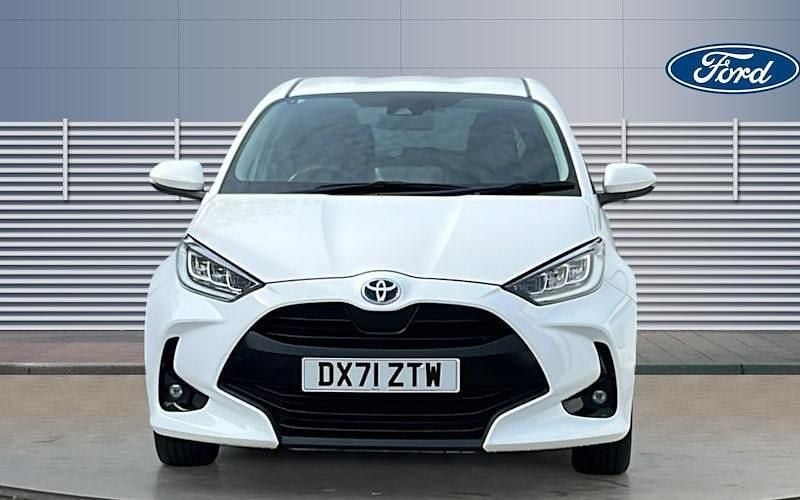 Used Toyota Yaris Hybrid Design 116 HP (85 kW) 2026 Hatchback