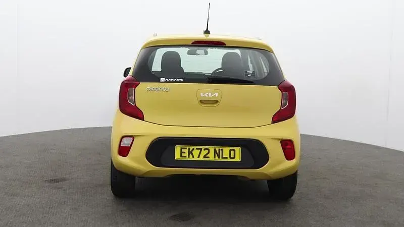 Usado Kia Picanto 66 CV (48 kW) 2022 Amarillo Utilitario