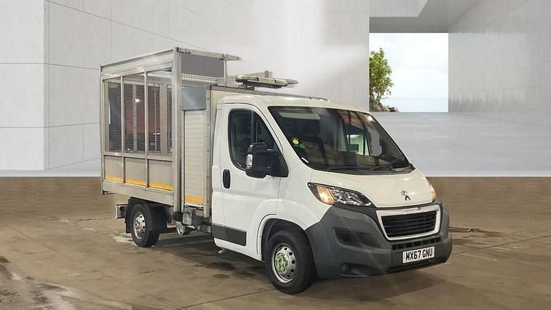 Used Peugeot Boxer 130 HP (95 kW) 2018 White Van