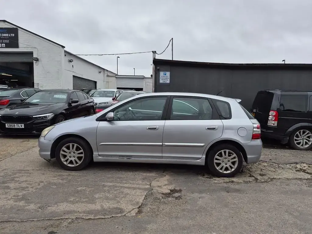 Used Honda Civic Executive 110 HP (80 kW) 2005 Silver Hatchback