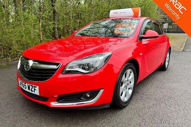 Used Vauxhall Insignia SRi 140 HP (102 kW) 2015 Red Hatchback