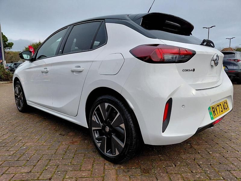 Used Vauxhall Corsa-e 98 kW (134 HP) 2024 White Hatchback