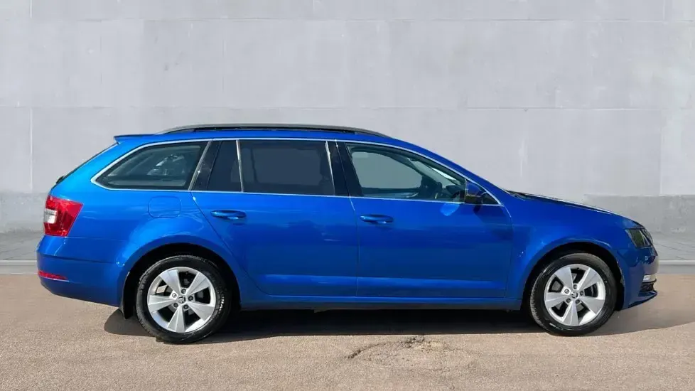 Used Skoda Octavia SE Technology 150 HP (110 kW) 2020 Race blue