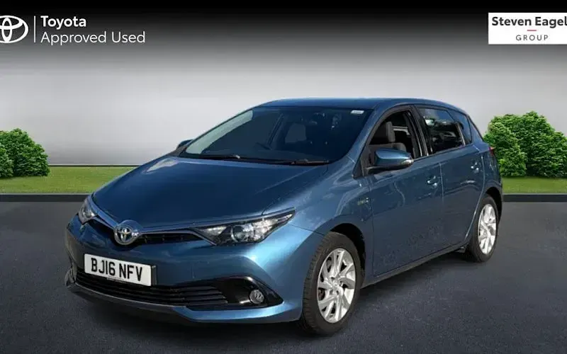 Used Toyota Auris Hybrid Business Edition 136 HP (100 kW) 2016 Blue Hatchback