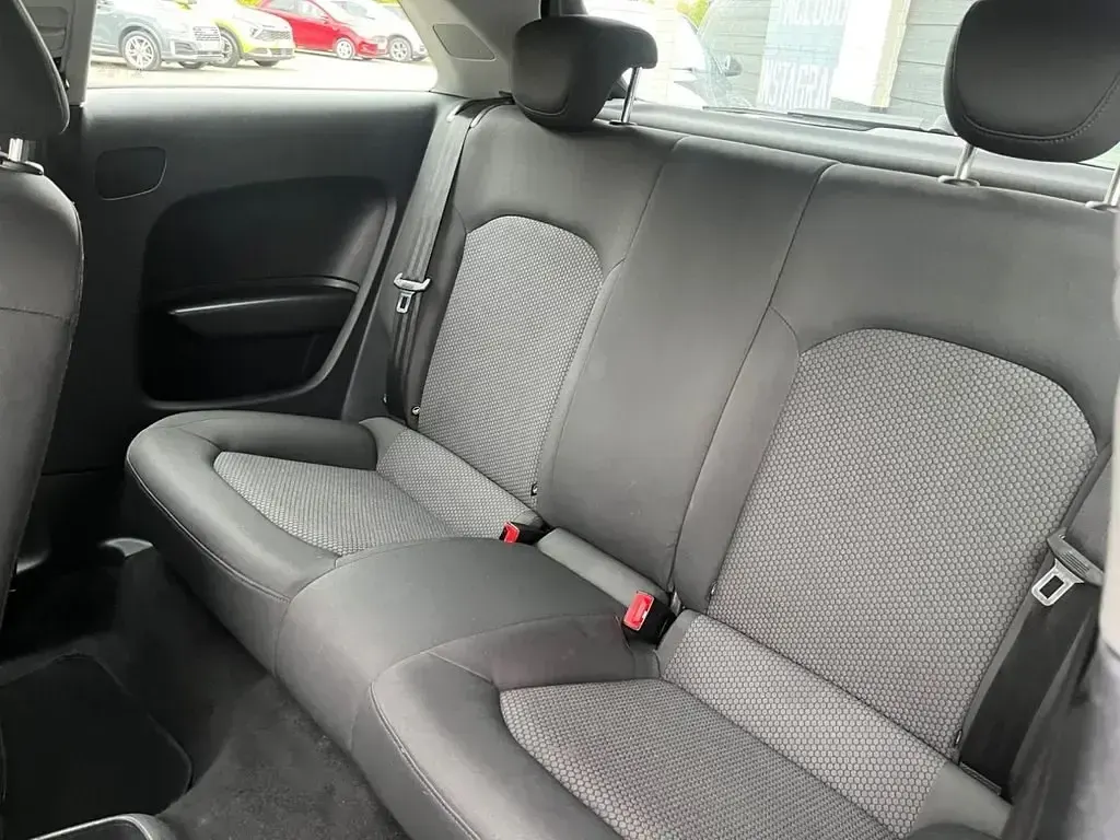 Usado Audi A1 Design 95 HP (69 kW) 2017 Preto Citadino