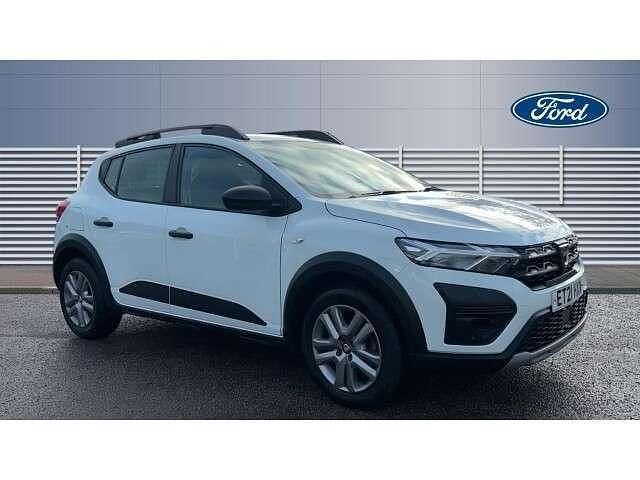 White Used 2021 Dacia Sandero Essentiel SUV | £8,918 (Fair price) - Image 1/4