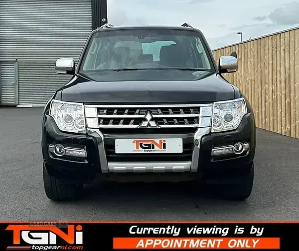 Used Mitsubishi Shogun 187 HP (137 kW) 2017 Black SUV