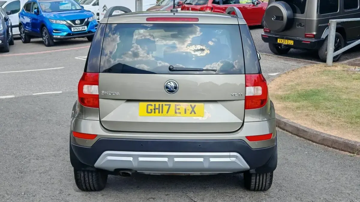 Used Skoda Yeti SE Drive 110 HP (80 kW) 2017 Green SUV