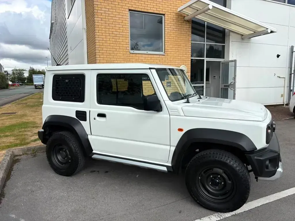 Used Suzuki Jimny SZ4 102 HP (75 kW) 2019 White SUV