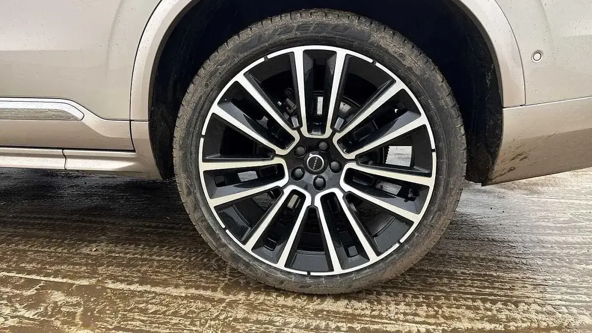 Used Volvo XC90 Ultra 455 HP (334 kW) 2025 Gold SUV