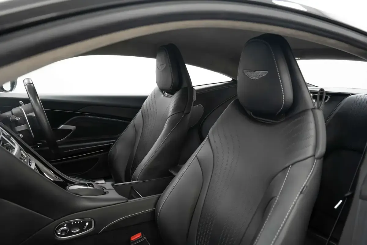 Used Aston Martin DB11 608 HP (447 kW) 2018 Black Coupe