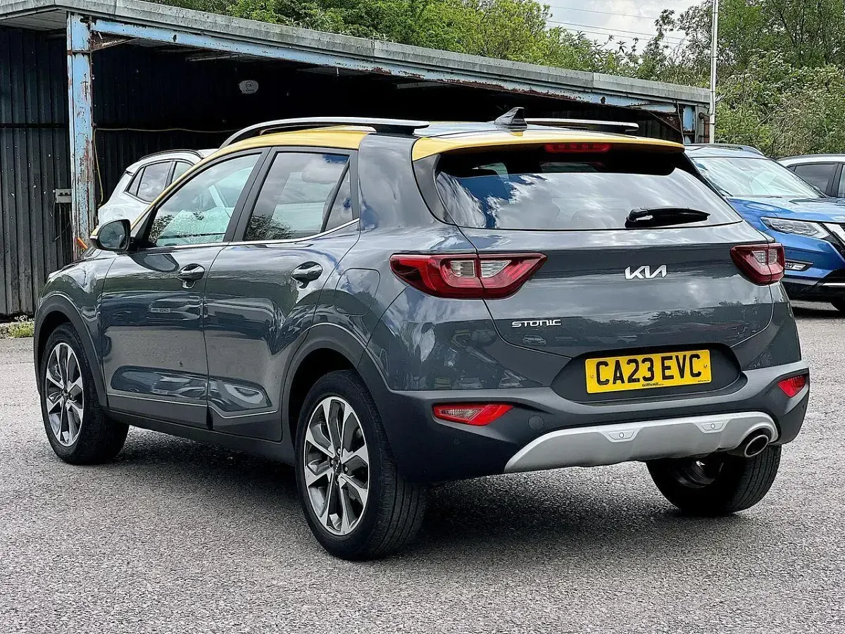Used Kia Stonic 99 HP (72 kW) 2023 Grey SUV