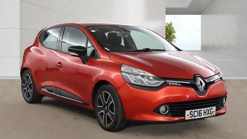 Used Renault Clio IV Dynamique 75 HP (55 kW) 2016 Red Hatchback