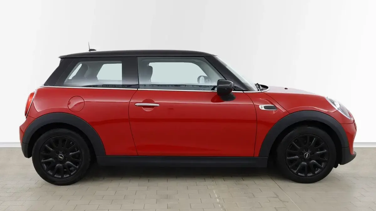 Used Mini Cooper Classic 134 HP (98 kW) 2020 Red Hatchback