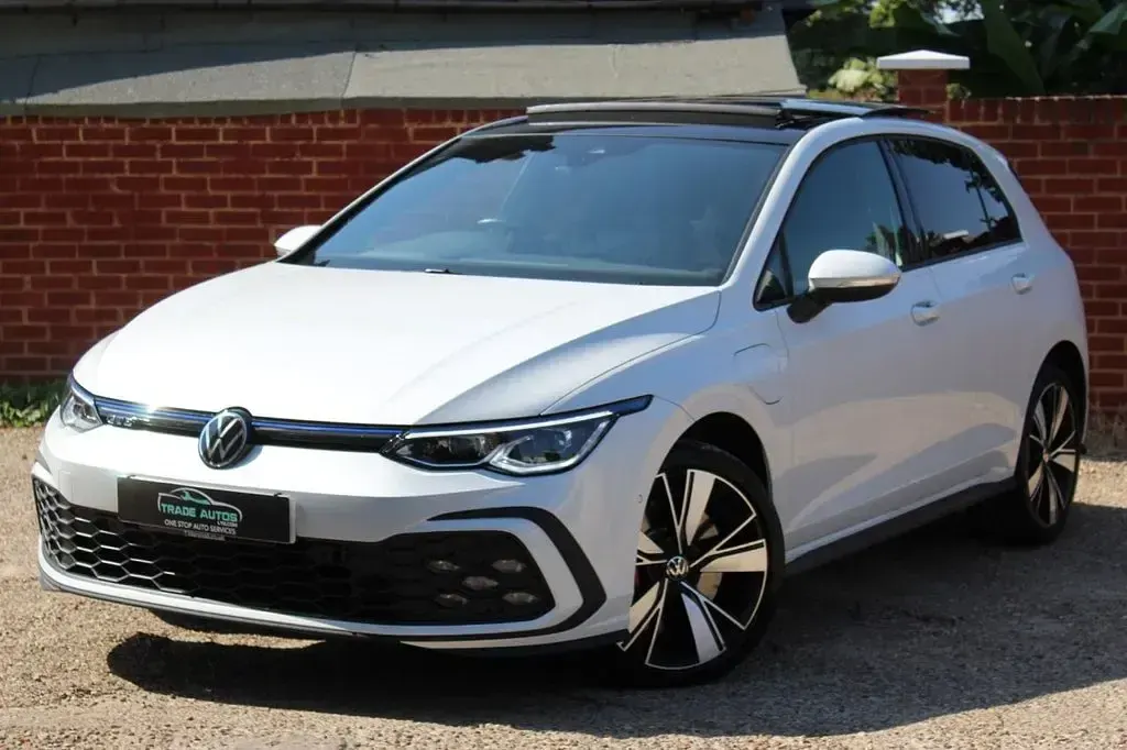 Used VW Golf VIII GTE 2022 White Hatchback