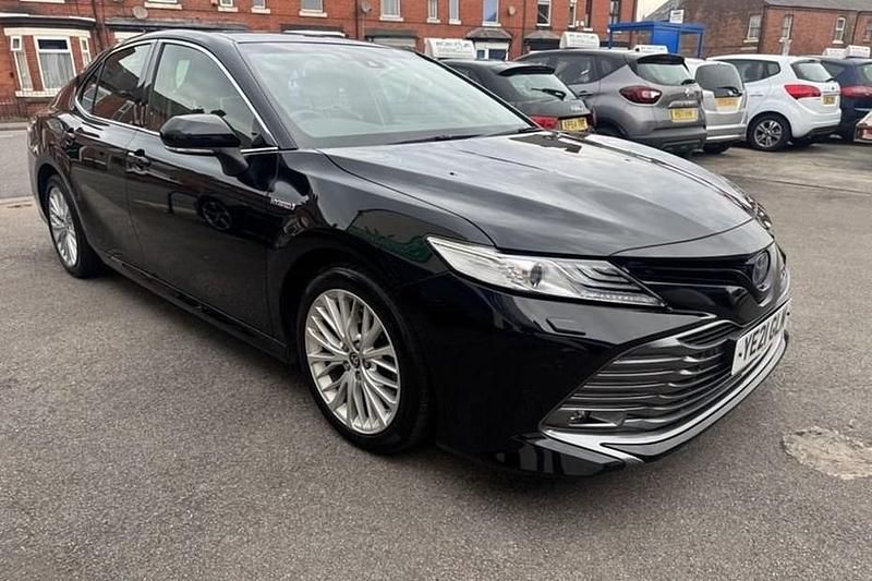 Usado Toyota Camry 218 HP (160 kW) 2021 Preto Sedan