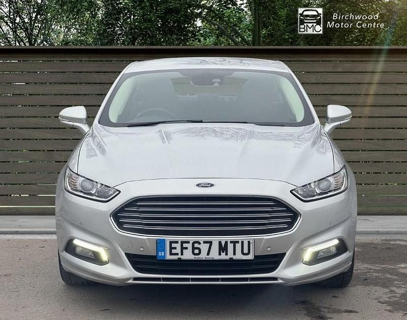 Used Ford Mondeo Zetec 125 HP (91 kW) 2018 Silver Hatchback