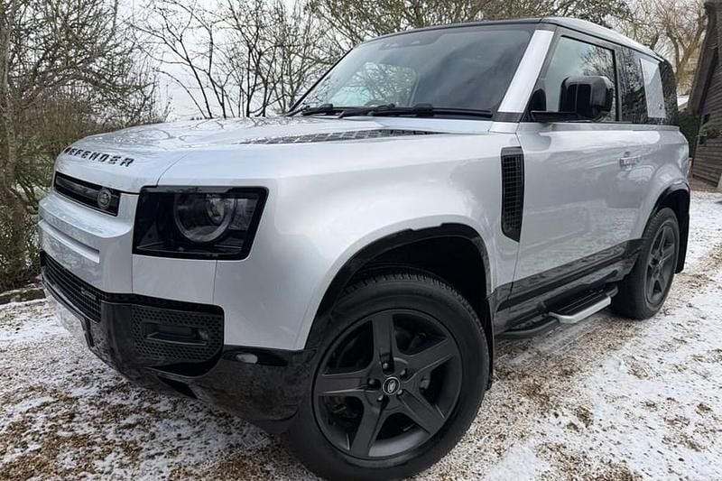Used 2022 Land Rover Defender SE Dynamic Hatchback | £50,990 (Good price) - Image 1/1