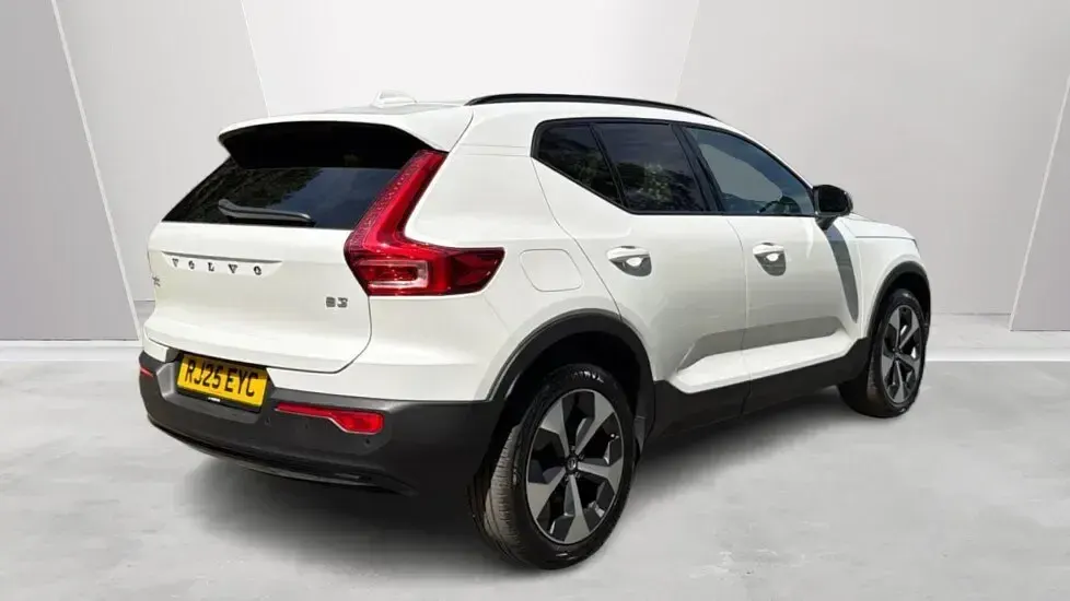 Used Volvo XC40 Plus 161 HP (118 kW) 2025 White SUV