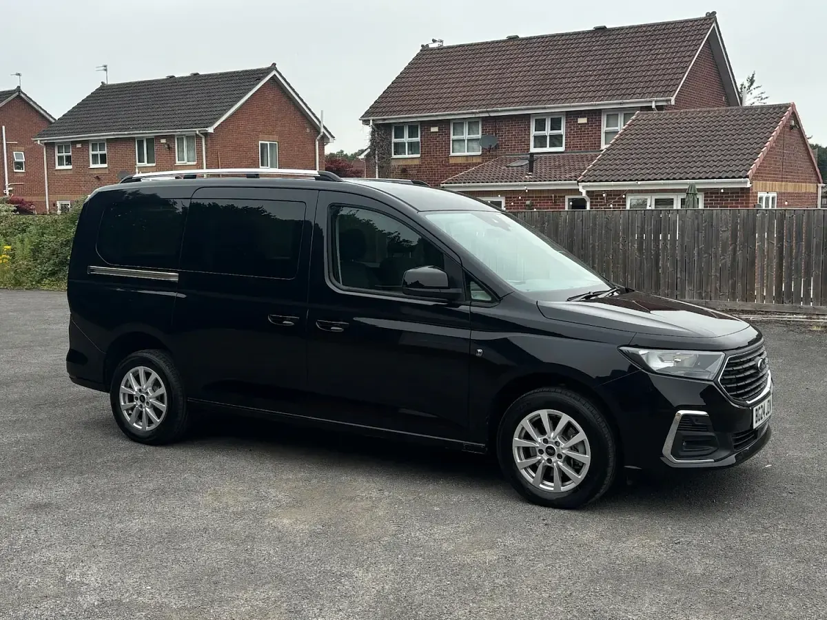 Used Ford Tourneo Connect Titanium 122 HP (89 kW) 2024 Black MPV
