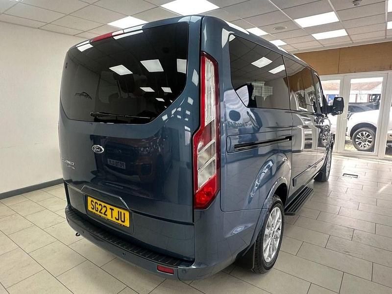Begagnad Ford Tourneo Custom Titanium 2022 Blå Van