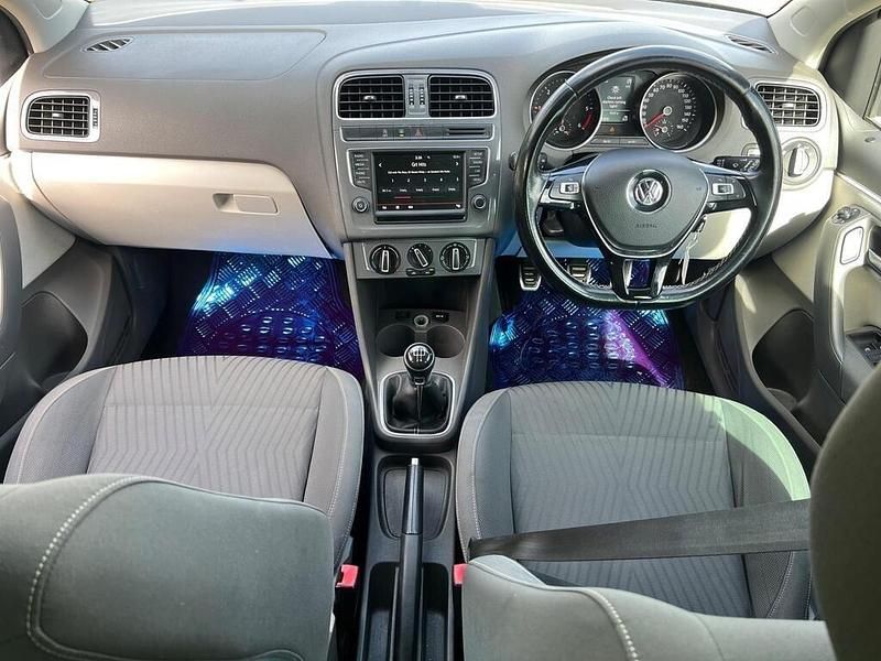 Used VW Polo Design 75 HP (55 kW) 2015 Black Hatchback