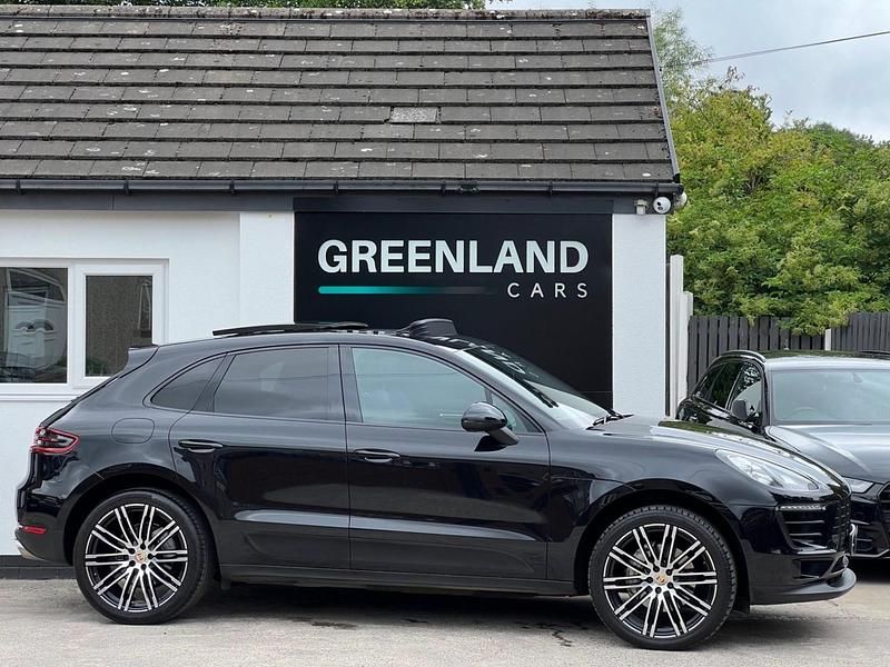 Black Used 2015 Porsche Macan SUV | £21,994 (Super price) - Image 1/4