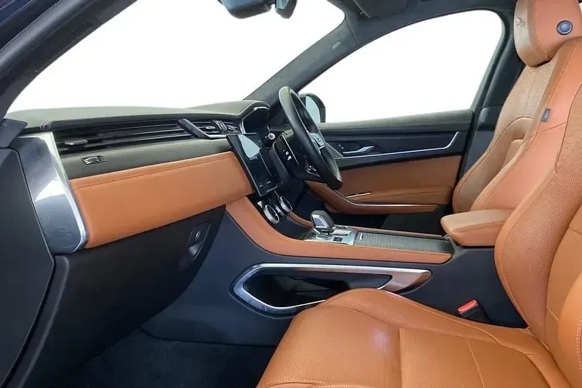 Used Jaguar F-Pace R-Dynamic 404 HP (297 kW) 2024 Portofino blue SUV